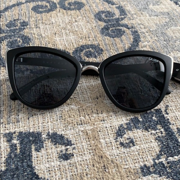 NWT?Quay Sunglasses main image 5